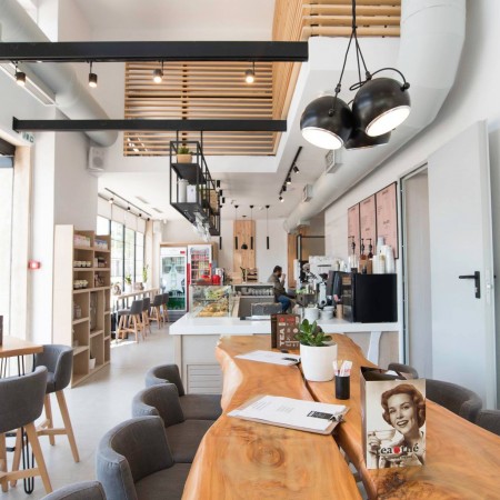 White Cup Café woodidea ξύλινες κατασκευές