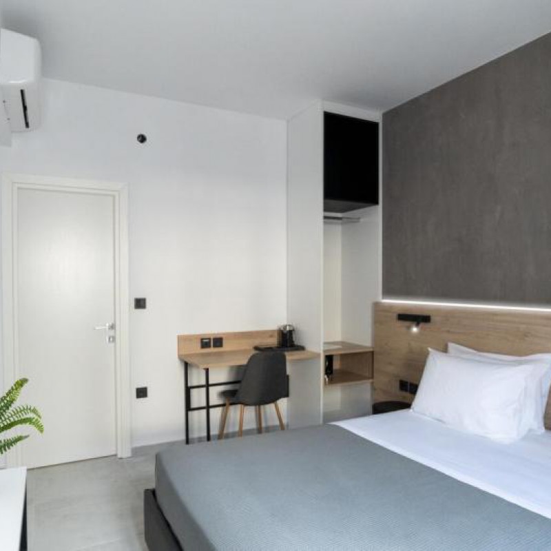 Ξυλινή κατασκευή στο White9 Luxury Hotel