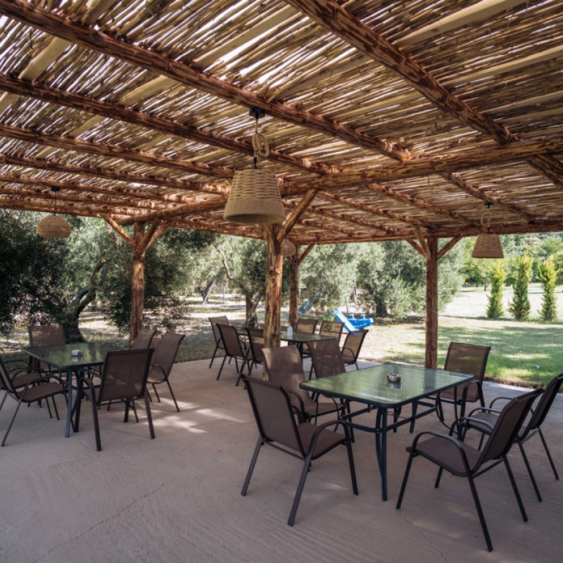 Santa Anna exoterikos xoros barbeque kiosk