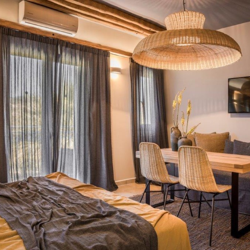 Avithos Resort Hοtel woodidea